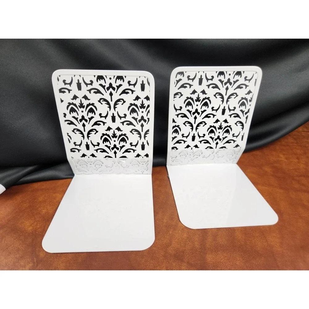 N/A metal bookends